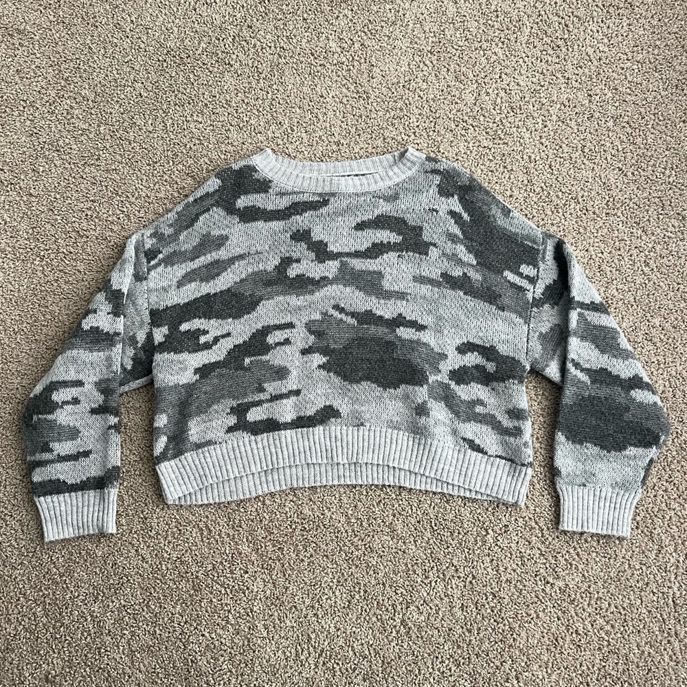 American Eagle Sweater